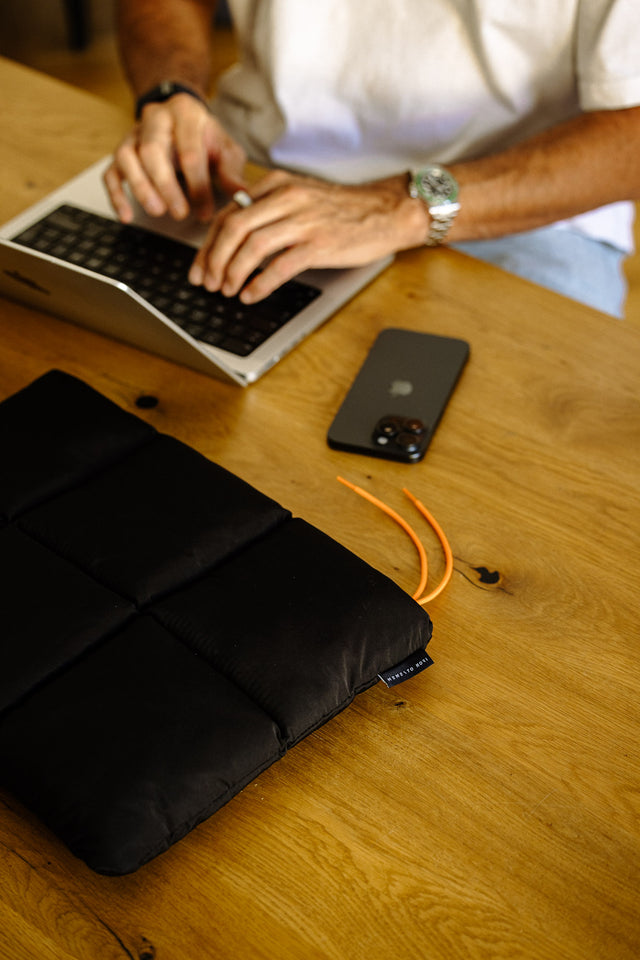 SLEEPING BAG (FOR YOUR MAC)